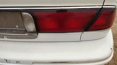 1997-99 Buick Lesabre Center Tail Light Oem Middle Brake Lamp Trunk Lid Mounted