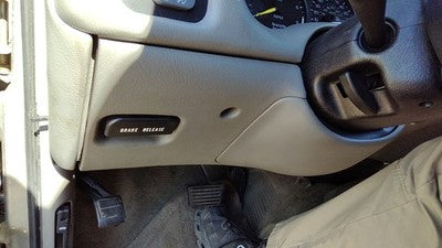 00-01 Olds Bravada Lower Dash Under Column Knee Bolster Trim Panel Pewter 922