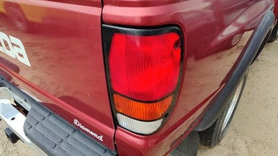 1998-2000 Mazda B2500 Passenger Right Tail Light Brake Lamp Oem Rear Zzm051150p1