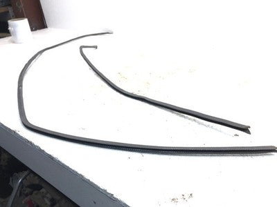 1971 Datsun Nissan 240Z Passenger Right Door Plastic Moulding Trim Strip Oem