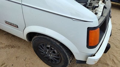 1985-1994 Gmc Safari Passenger Right Front Fender Oem White 15699458