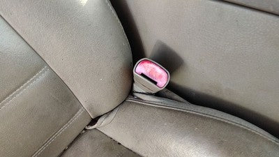 2002-2005 Ford Explorer Passenger Right Front Seat Belt Buckle Receiver Tan Gp