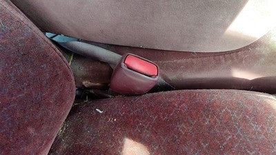 1998 Buick Lesabre Passenger Right Front Seat Belt Buckle Receiver Oem Red
