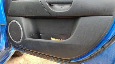 2004-2006 Mazda 3 Passenger Right Front Door Trim Panel With Switches Bp5 Black