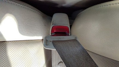10-14 Legacy Outback Driver Left Front Seat Belt Buckle Receiver Wil Warm Ivory