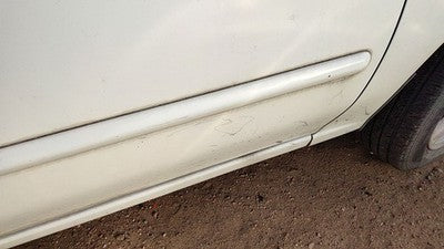 00-02 Sentra Passenger Right Front Moulding From Door Trim Strip White Qm1