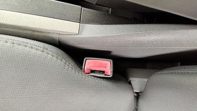 2010-2012 Chevy Traverse Driver Left Front Seat Belt Buckle Receiver Oem Gray