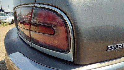 1998-2004 Buick Park Ave Passenger Right Tail Light Brake Lamp Oem Rear 16525982