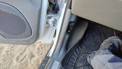 2007 Gmc Envoy Driver Left Lower Kick Trim Panel Oem Gray 28H