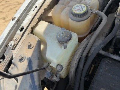 05-07 Fivehundred Windshield Washer Fluid Reservoir With Pump Oem Wiper Tank