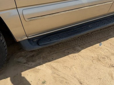 2001-2006 Chevy Suburban Driver Left Running Board Side Step Oem 4X4 15766082