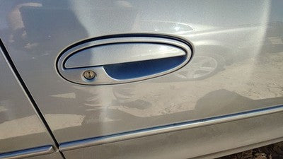 1998-02 Oldsmobile Intrigue Passenger Right Front Outside Door Handle Silver 17U