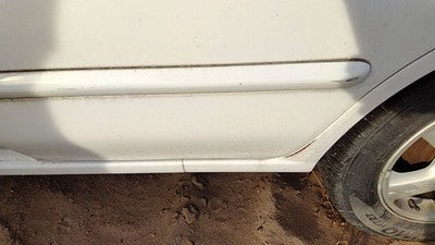 00-03 Sentra Driver Left Rear Moulding From Door Back Trim Strip White Qm1