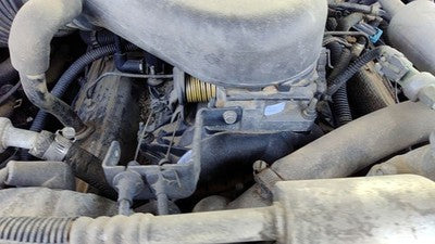 1998-1999 Chevy Suburban Throttle Body Valve Assembly Complete With Sensors 5.7L