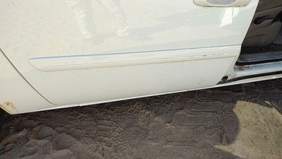 2007 Dodge Caravan Passenger Right Rear Moulding From Door Back Trim White Pw1
