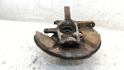 1996-98 Suzuki Sidekick Driver Left Front Spindle Steering Knuckle With Hub 1.8L