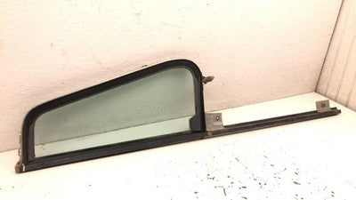 1979-1989 International S Series S1600-s2600 Right Door Vent Window With Frame