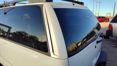 2001 Chevy Suburban Driver Left Rear Moulding On Quarter Panel 50U Summit White