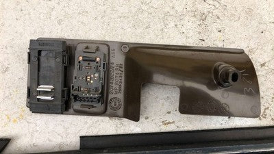 92 Buick Park Ave Ultra Passenger Right Front Door Trim Panel With Switches Tan