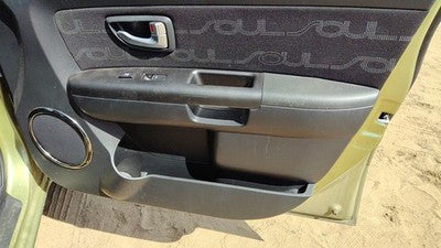 12 13 Soul Passenger Right Front Inside Door Trim Panel With Switches Black Wk