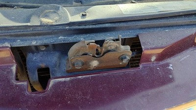 1995-2000 Gmc Yukon Hood Latch Assembly With Bracket Oem