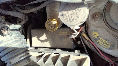 2001-2002 Chrysler Pt Cruiser Engine Fuse Box Power Distribution Panel Oem 2.4L