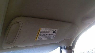 2004-2005 Chevy Suburban Passenger Right Sun Visor Oem Tan 522 15269595
