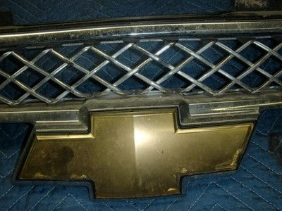 2008-2014 Chevy Suburban Grille Chrome Upper Oem 22830012