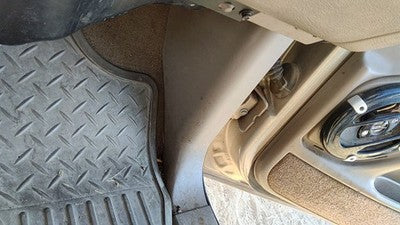 2004 Silverado 1500 Passenger Right Lower Kick Trim Panel Oem 52D Tan