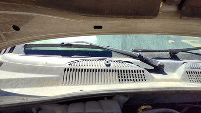 2002-2005 Jeep Liberty Passenger Right Windshield Wiper Arm Oem Blade Lever