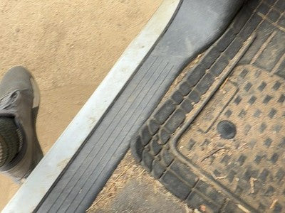 2006 Dodge Dakota Driver Left Lower Kick Trim Panel Oem Gray P9D5
