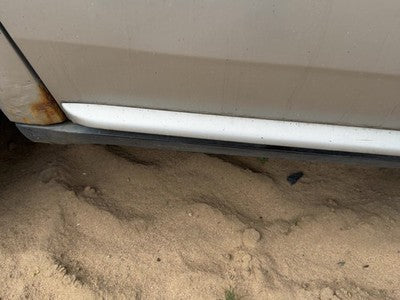 05-07 Fivehundred Passenger Right Rear Moulding From Door Back Trim Strip Silver