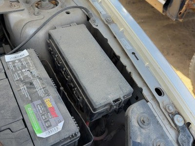 05-07 Ford Fivehundred Engine Fuse Box Power Distribution Panel Oem 3.0L Dohc