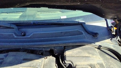 2006 Land Rover Lr3 Windshield Wiper Cowl Vent Trim Panel Oem Cover
