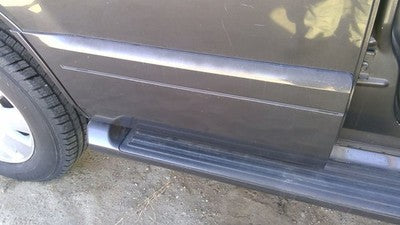 06-10 Mountaineer Passenger Right Rear Moulding From Door Back Trim Charcoal G5