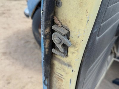 1971 Vw Super Beetle Driver Left Front Door Latch With Rods/Cables Oem