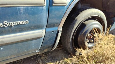 1988-1991 Olds Cutlass Cierra Passenger Right Front Fender Oem Blue 12398096