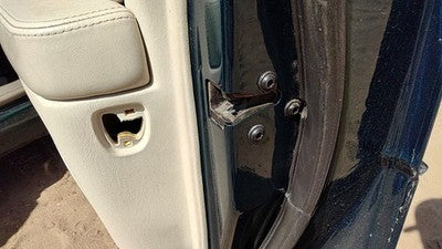 1998-2004 Cadillac Seville Passenger Right Front Door Latch With Rods/Cables Oem