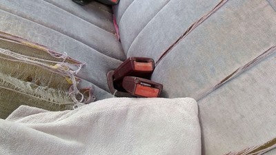 1988 Gmc Sierra 2500 Driver Left Front Seat Belt Buckle Receiver Oem Red