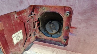 1990-1995 S10 Blazer Fuel Filler Neck Assembly With Gas Cap Oem 15568005