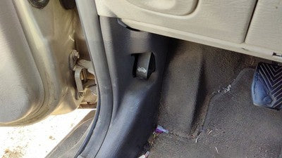 2002 Chrysler Pt Cruiser Driver Left Lower Kick Trim Panel Oem Fl Taupe