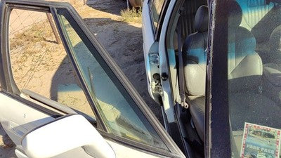 92-99 Bonneville Passenger Right Front Vent Window Small Door Glass With Frame