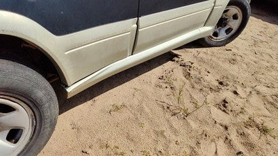 1991-1998 Suzuki Sidekick Passenger Right Lower Rocker Panel Moulding Side Skirt