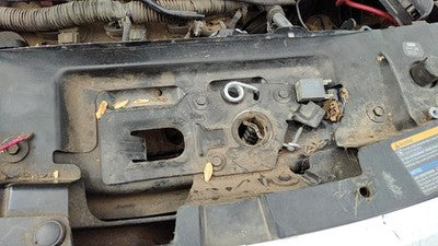 2007-2009 Suzuki Grand Vitara Xl-7 Hood Latch Assembly With Bracket Oem