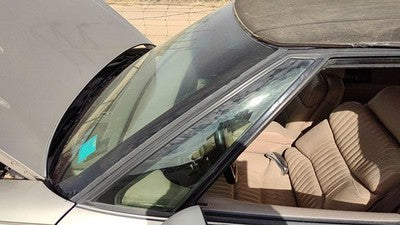 91-96 Park Ave Ultra Driver Left Front Vent Window Small Door Glass With Frame