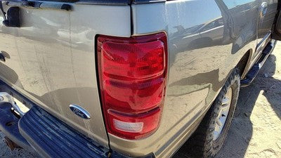 1997-2002 Ford Expedition Passenger Right Tail Light Brake Lamp Oem Rear