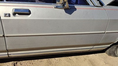 85 Grand Marquis Passenger Right Front Middle Moulding From Door Oem Trim