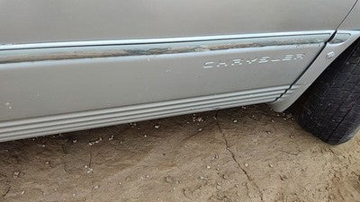 2000 Town & Country Passenger Right Front Moulding From Door Trim Strip Silver