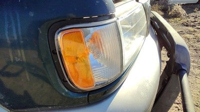 2000-2002 Honda Passport Passenger Right Front Turn Signal Light Lamp Oem