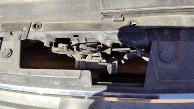 2002-2006 Nissan Altima Hood Latch Assembly With Bracket Oem 62500Zb600